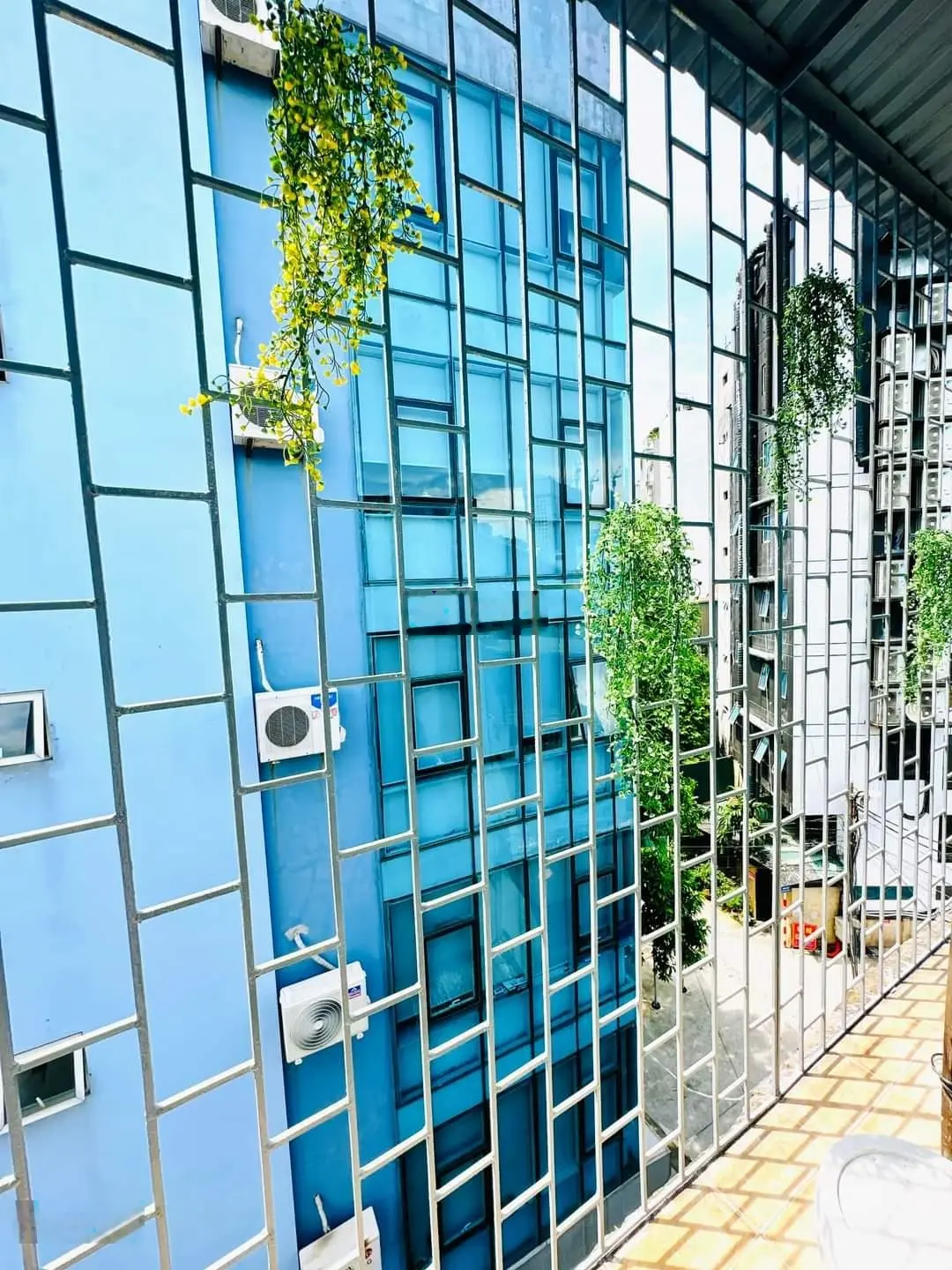 BÁN NHÀ TẬP THỂ CẢNH SÁT - THANH XUÂN - ÔTÔ - NHÀ ĐẸP - FULL NỘI THẤT - 2 NGỦ - 2VS - 80M - HƠN 2T