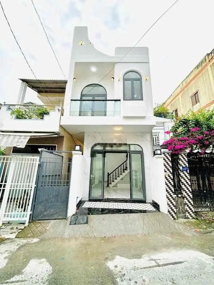 Nhà mới đẹp trệt lầu 2PN hẻm xe ô tô gần bến Ninh Kiều Cần Thơ