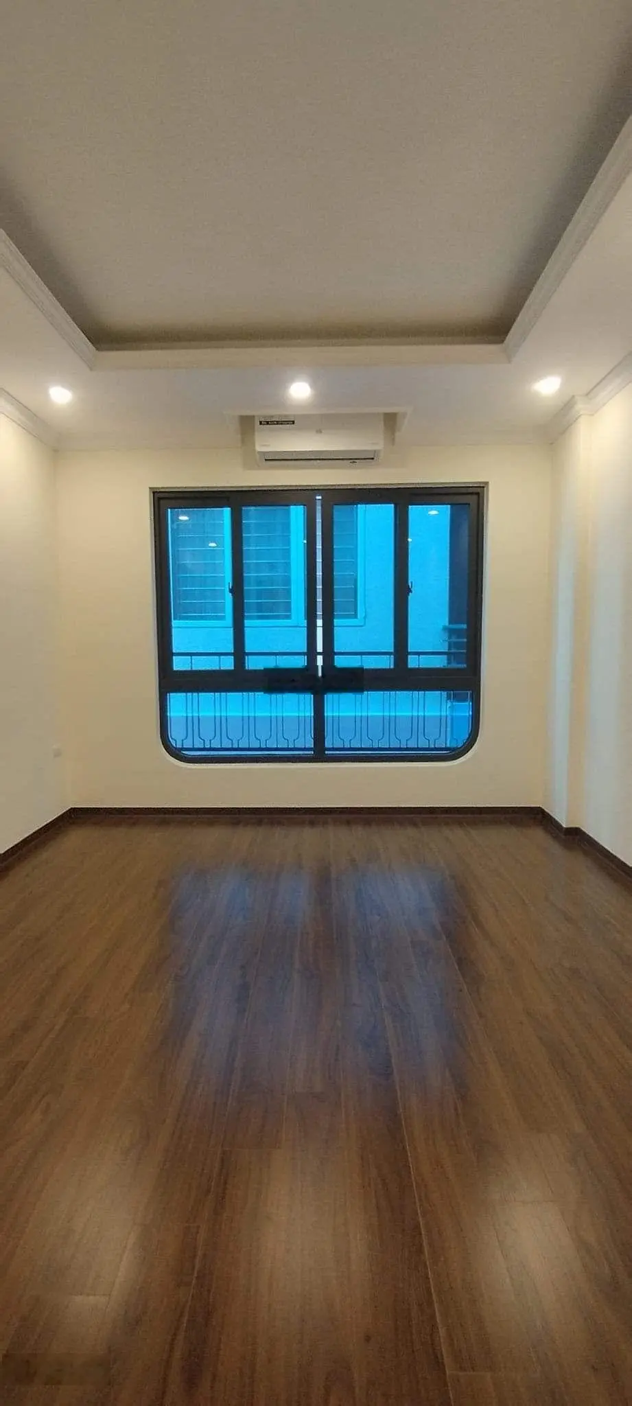 Bán gấp nhà siêu vip Quan Hoa phân lô dân xây 36m2 x 7 tầng, mặt tiền 6m thang máy ô tô vào nhà