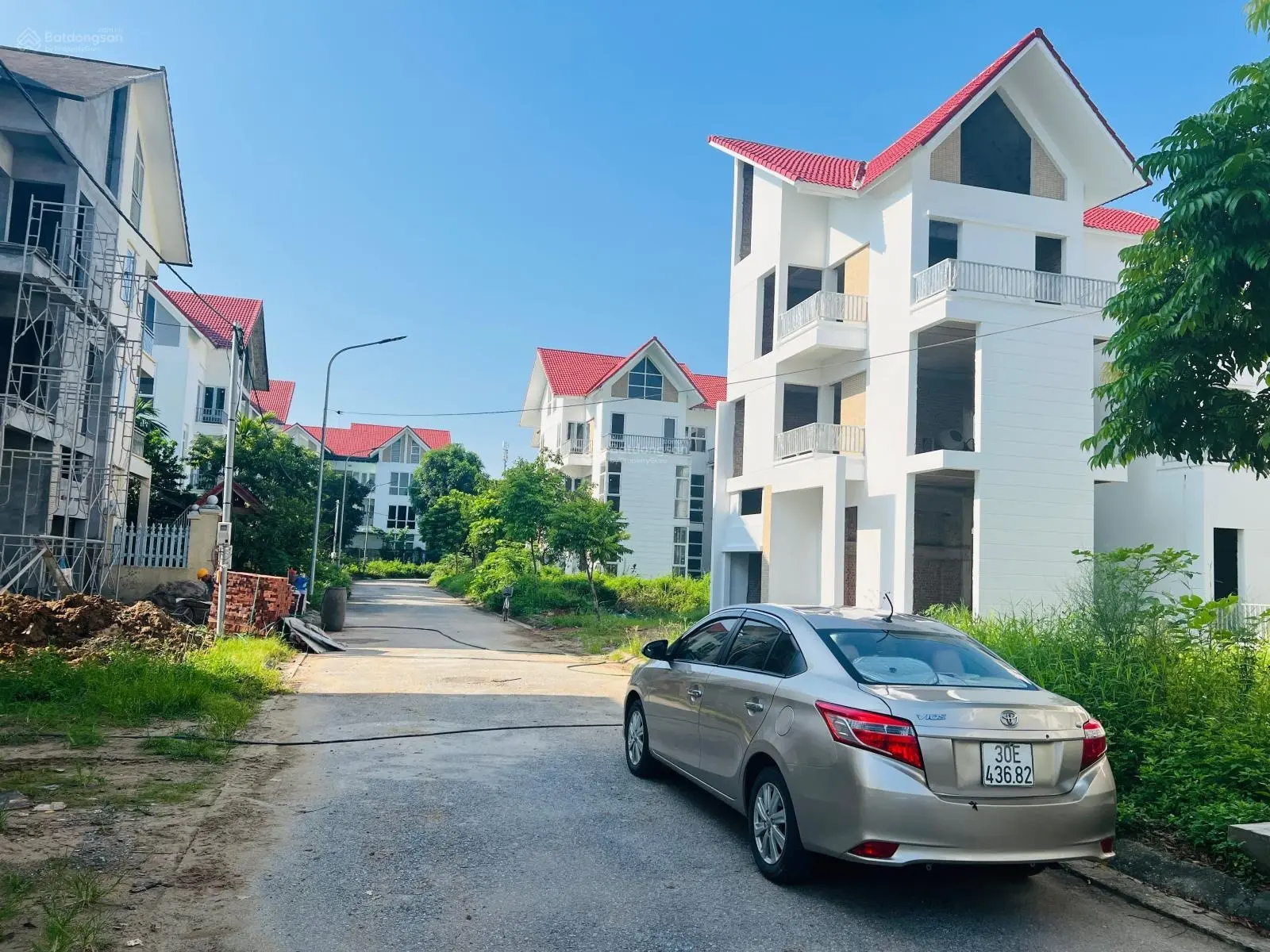 Bán biệt thự 290m2 giá đất chỉ 50tr/m2 quá rẻ. Làm việc chính chủ. Liên hệ 0962 204 ***
