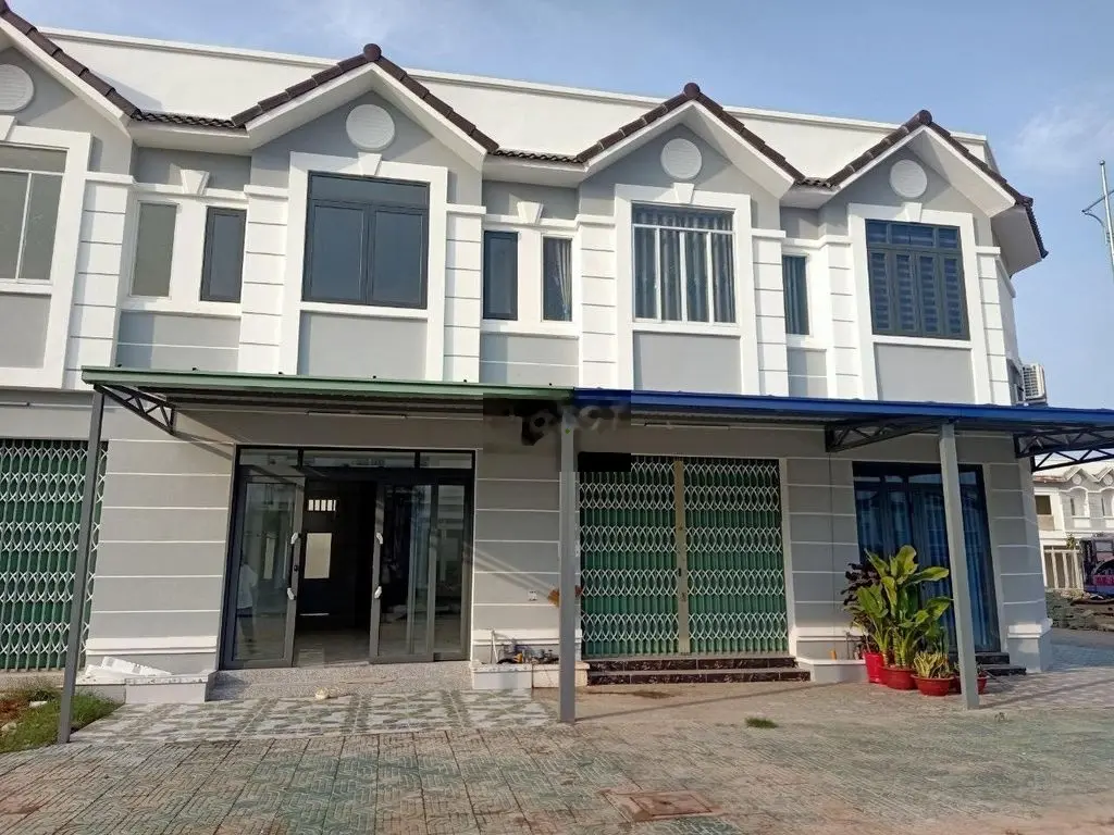 Nhà mặt tiền lộ 17m, trục chính chợ phường 4, tp Trà Vinh