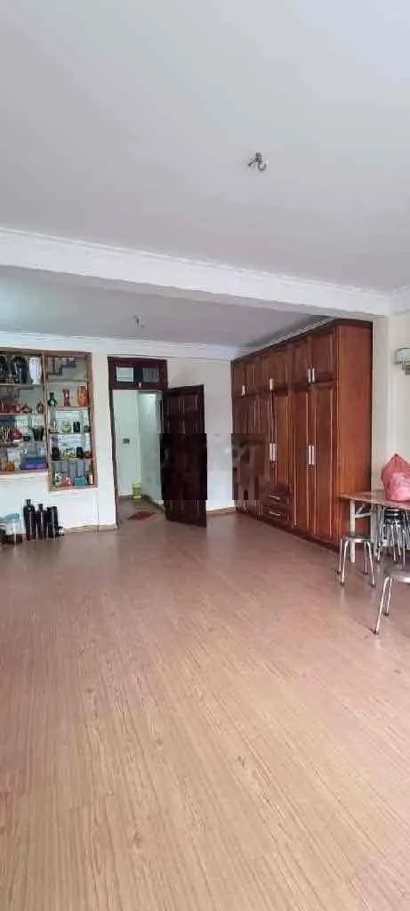Cần bán gấp nhà phố Nguyễn Công Hoan