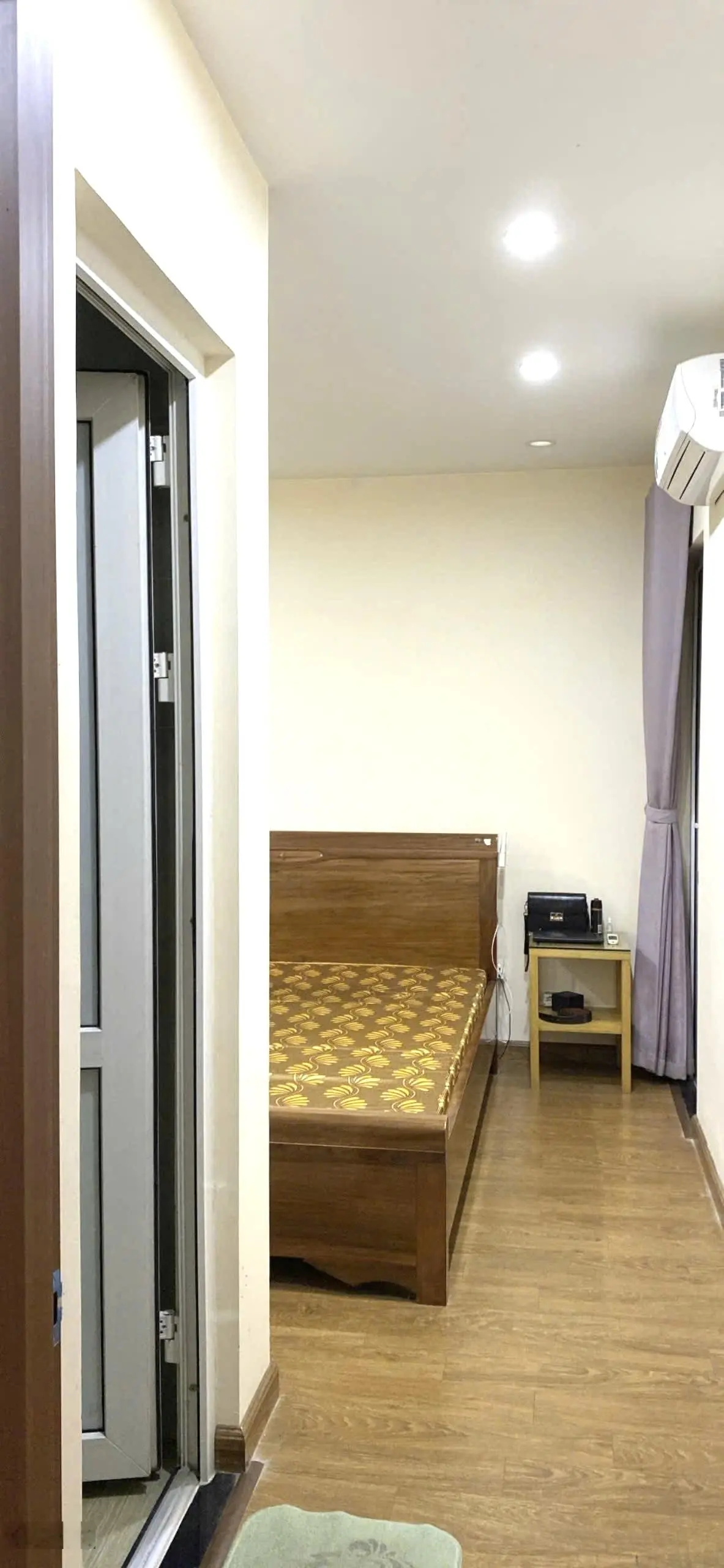 Tôi chính chủ bán gấp căn 2N2VS toà Gemek 2 ban công Đông Nam view hồ giá tốt sẵn sổ