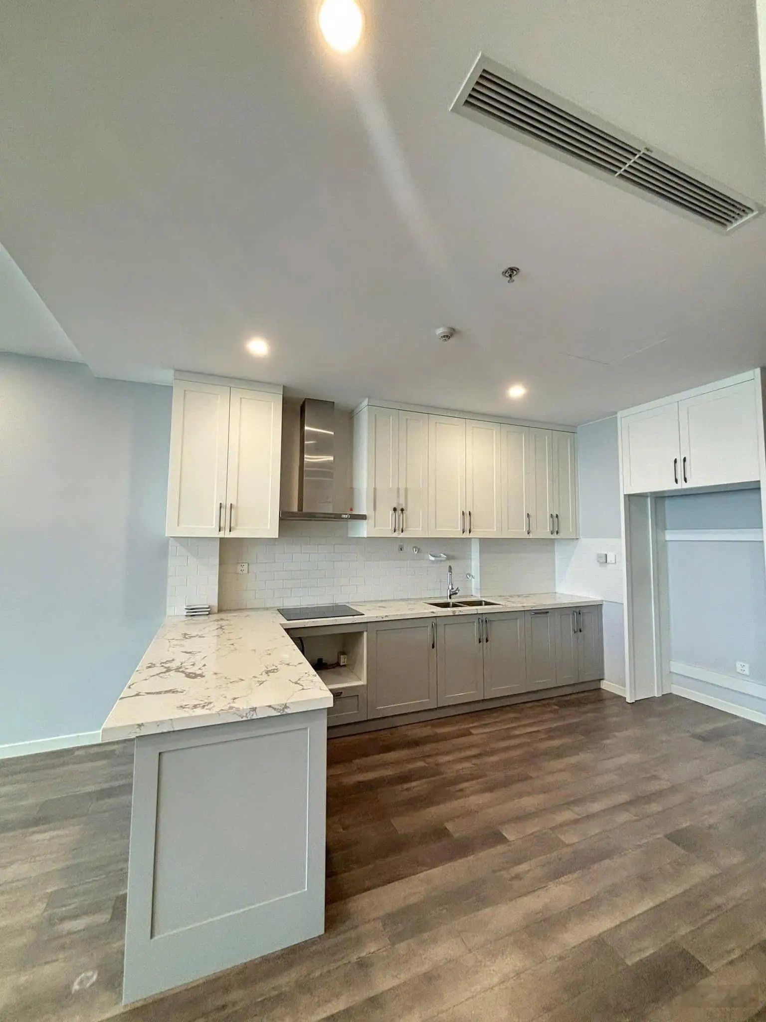 Bán căn hộ view đẹp tại the nine, 12.3tỷ bao phí thuế , 145m2, 3 pn, có slot ô tô