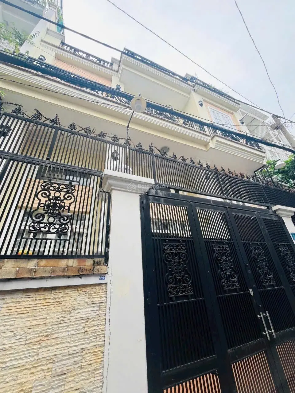 Hạ giá bán nhà Trần Quốc Tuấn dt 9x11 xây 3 lầu st hẻm thông giá 12,5 tỷ TL