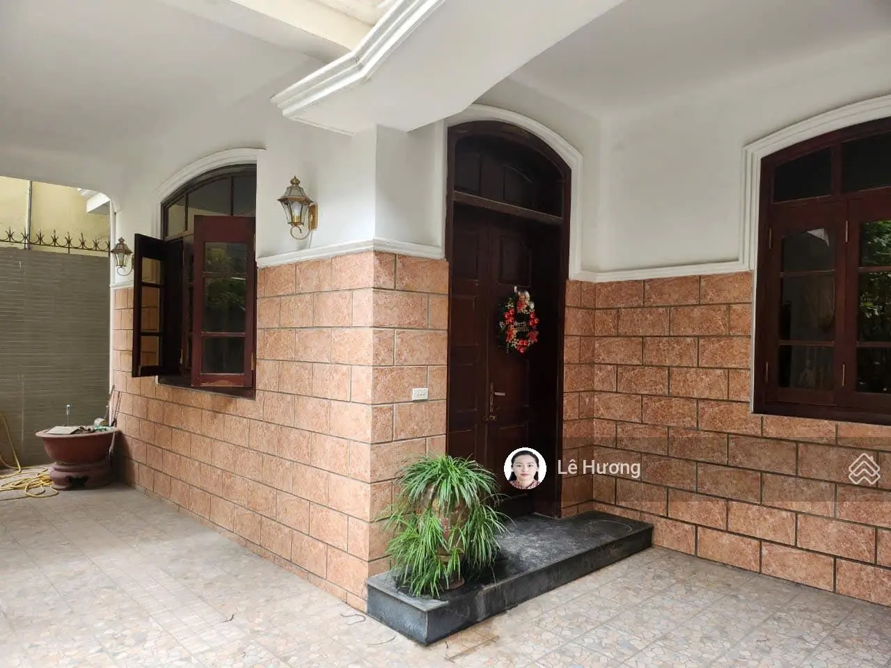 Biệt thự siêu vip - lô góc 3 mặt thoáng - gara ô tô đỗ cửa - 40m ra phố - sổ đẹp.