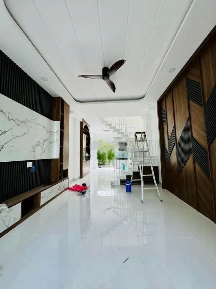 Bán nhà hẻm 1/ Nguyễn Quý Anh Tân Phú. DT 40m2, giá 2tỷ730TR