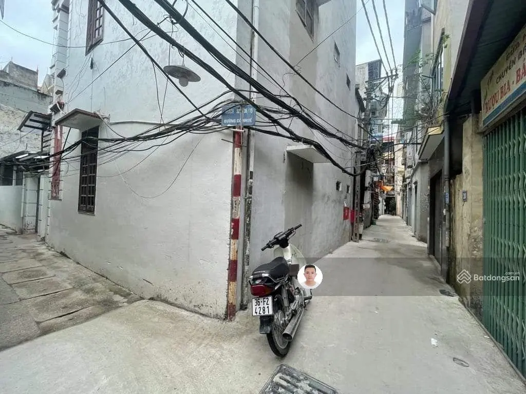 Hàng hiếm cổ nhuế 50m, dân xây chắc chắn 3 ngủ giá 5 tỷ 2.