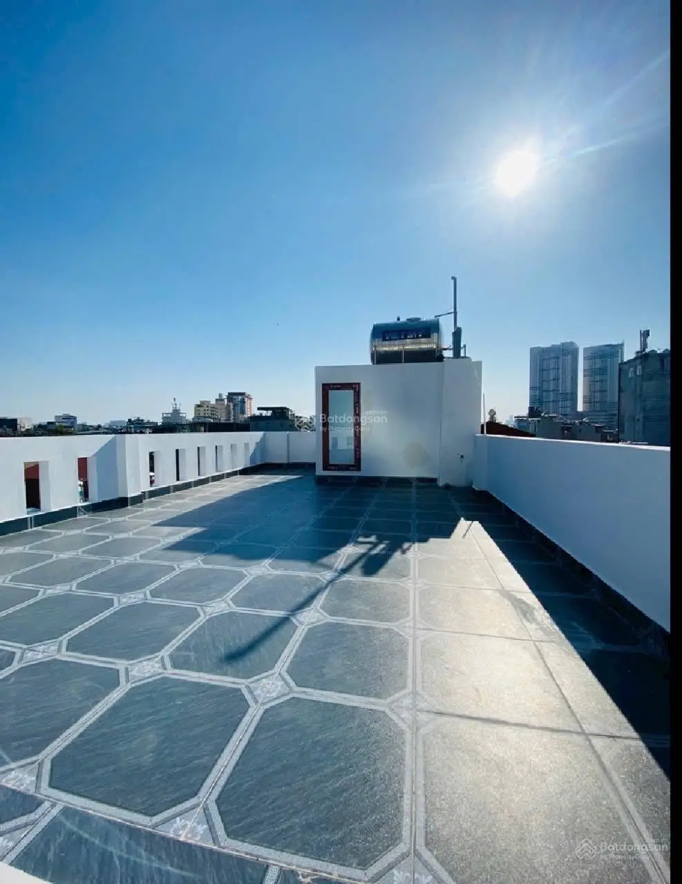Nhà mới thiết kế hiện đại ở sướng