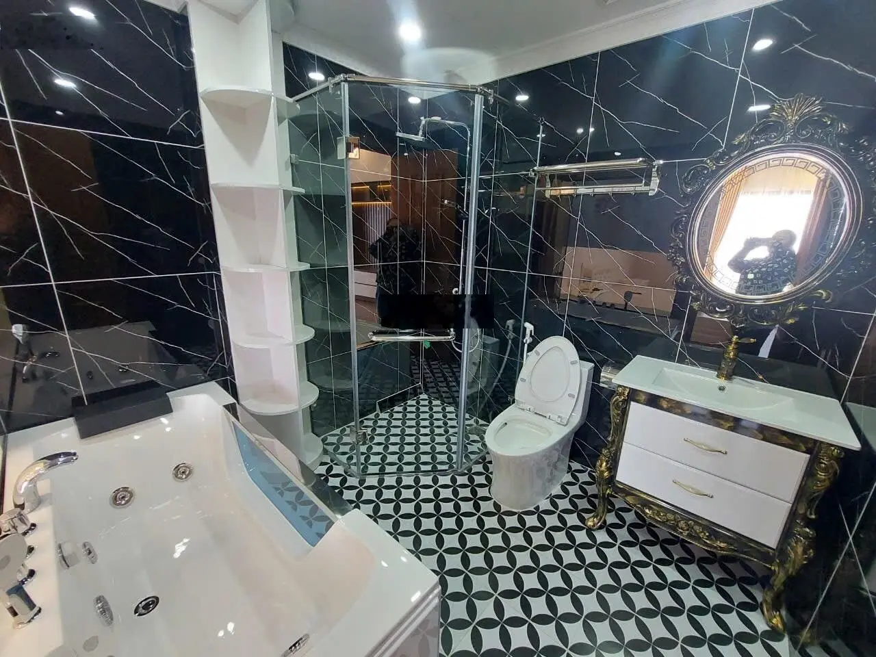 Ô tô vào nhà - kinh doanh - thang máy - tiện ích ngập tràn - giá rẻ 80m2 x 7 tầng