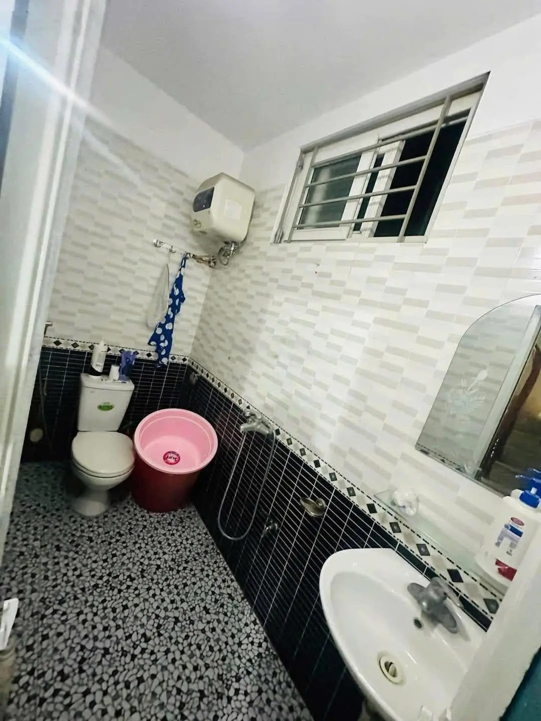 Bán Gấp! Cầu Giấy, ngõ 3 gác tránh, 60m ra phố, thông tư tung, thoáng, sân xe, 38m2*5T