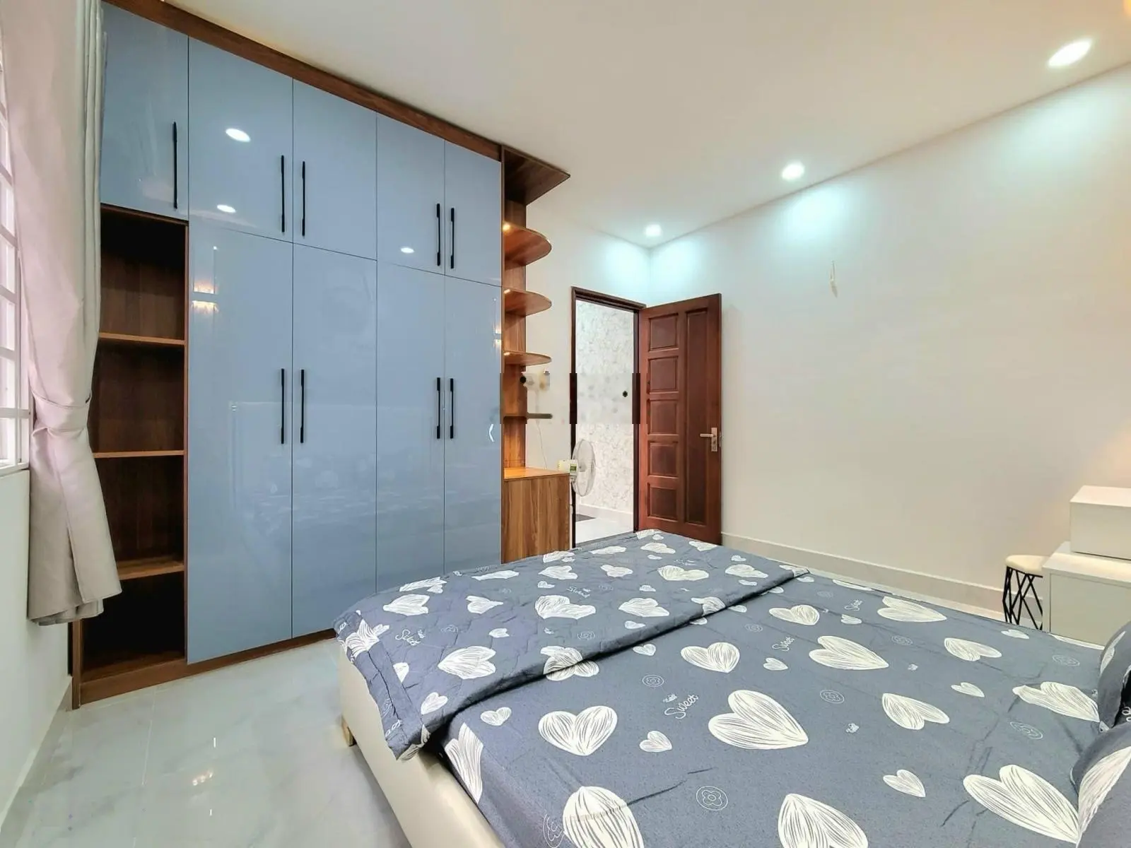 Cần bán nhà HXH đường Trần Xuân Soạn, Q7 - Giá 2 tỷ 5 / 4m x 15m SHR sang tên trong ngày