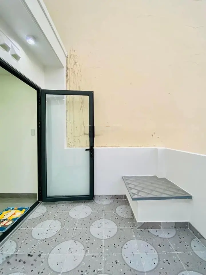 Định cư nước ngoài cần bán gấp ra căn Nguyễn Hữu Thọ, P. Tân Hưng, Q7, 77m2,giá 2tỷ5 sổ hồng riêng