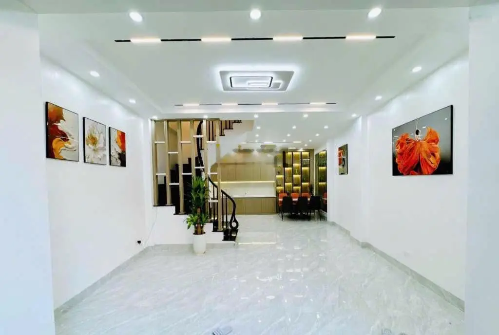 Bán nhà 5 tầng thiết kế đẹp, mới kính koong tại phố Khâm Thiên