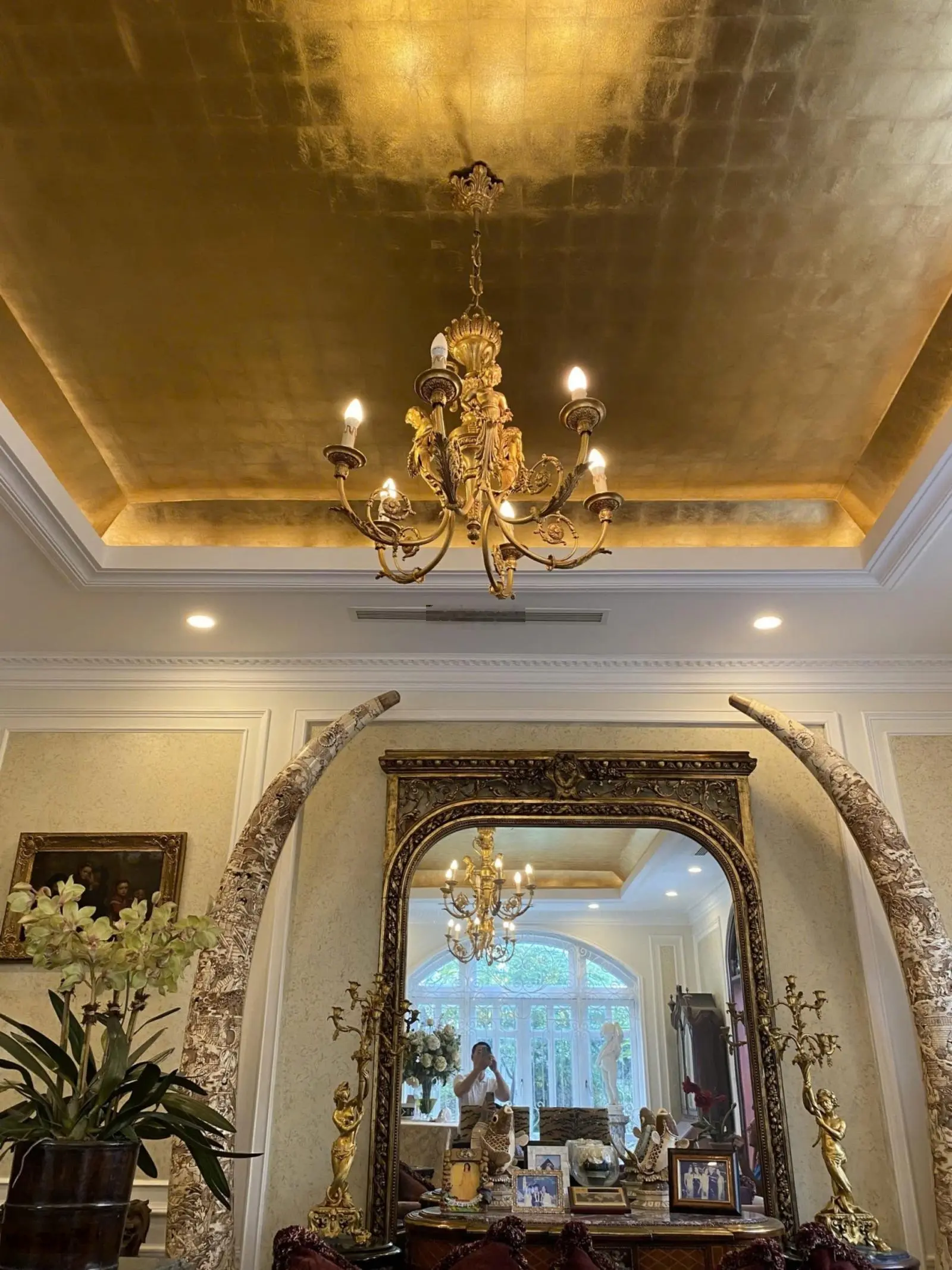 Bán biệt thự đẹp phường Thảo Điền - 14x26m hầm 3 tầng, sân vườn hồ bơi - 70 tỷ TL. LH 0901 679 ***