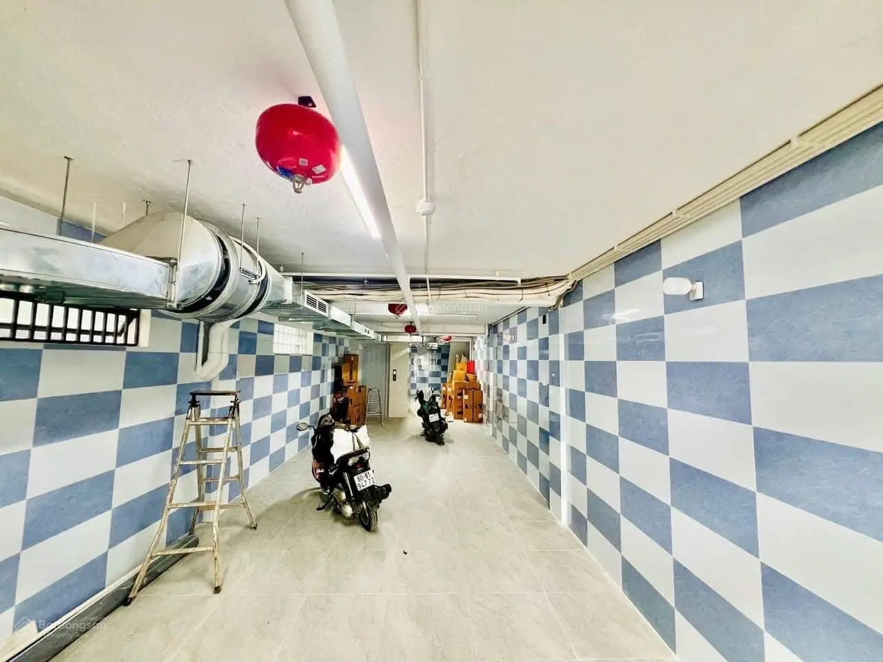 Nhà 2 mặt tiền hẻm xe hơi có hầm 20p(có thể KD CHDV) 5x27m Dương Quảng Hàm P5 ngay DH Văn Lang