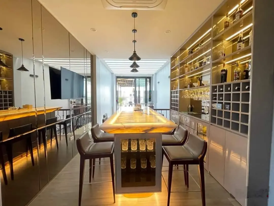 Bán nhà phân lô, ô tô tránh, thang máy Vũ Phạm Hàm, Cầu Giấy 50m2 6 tầng MT 4m 16.5 tỷ
