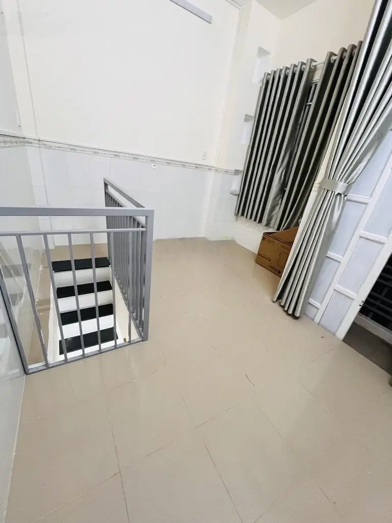 Nhà nhỏ xinh hộ khẩu Q7 xe hơi nhỉnh 1 tỷ