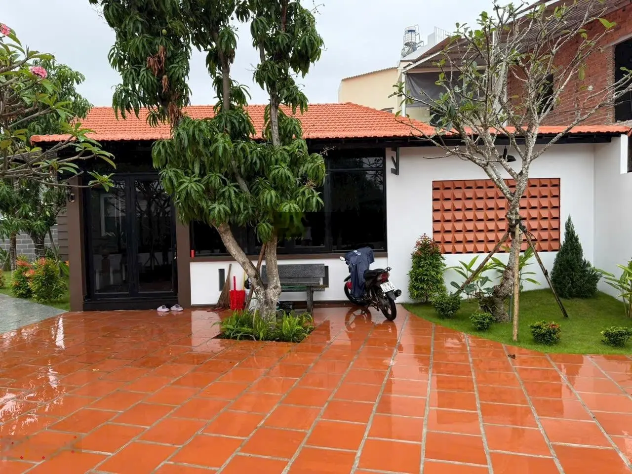 Căn nhà vườn 1100m2 sát đường Võ Nguyên Giáp, xã Vĩnh Hiệp, TP Nha Trang giá siêu tốt