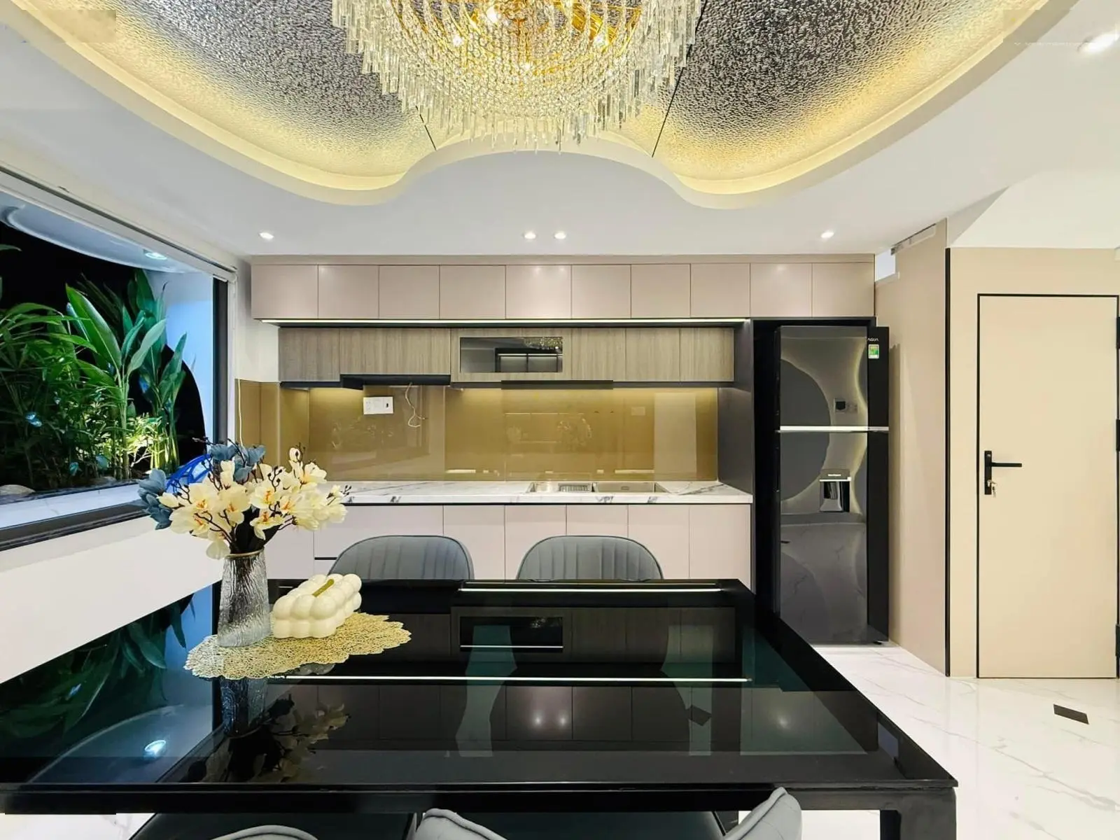 Lên siêu phẩm Đường Thành Thái, P14, Quận 10, gần chợ Thành Thái 60m2 (5x12m), 1T2L, SHR