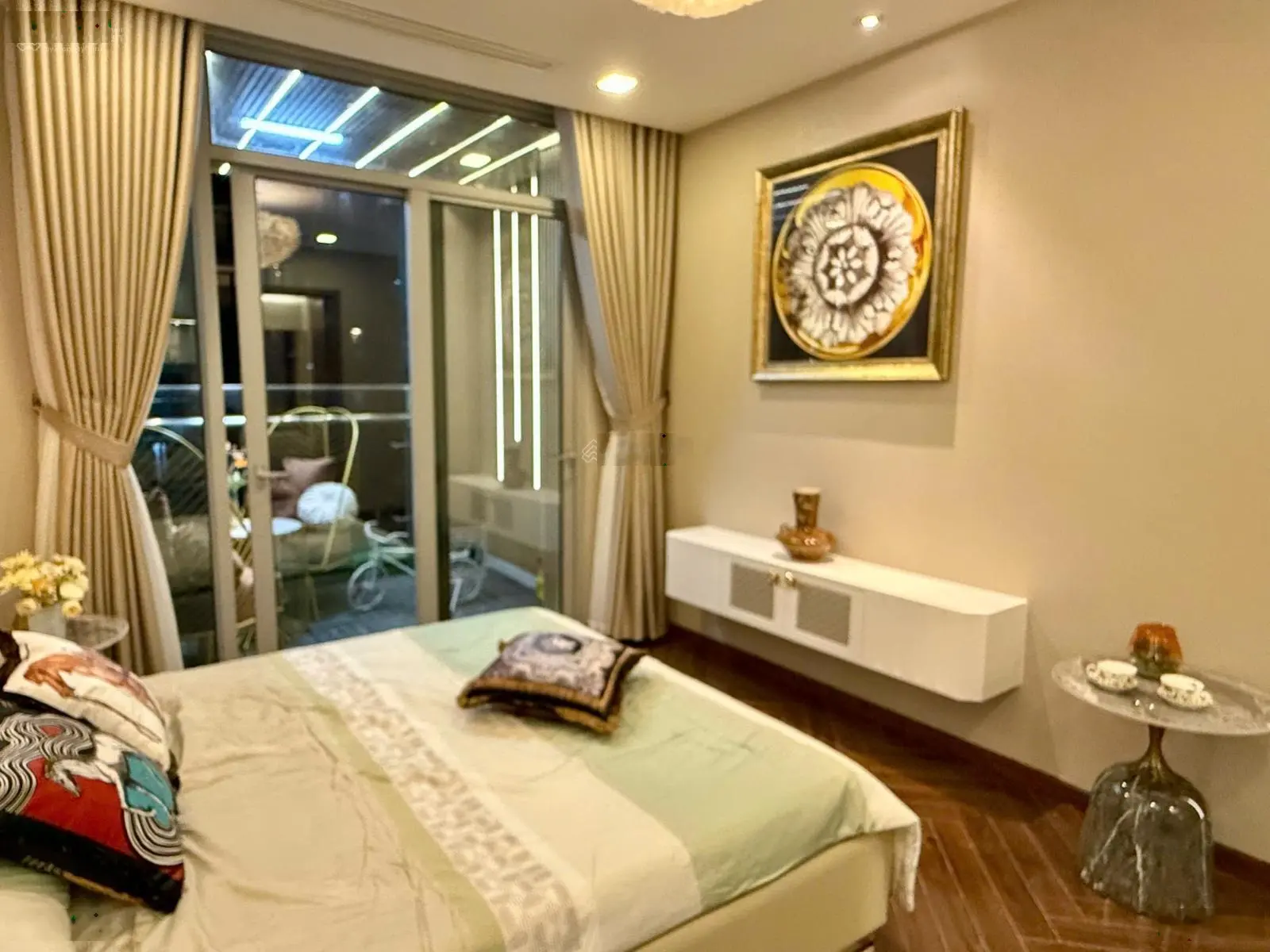 Bán gấp siêu phẩm 3PN Vinhomes Central Park, view sông, full nội thất luxury sang chảnh