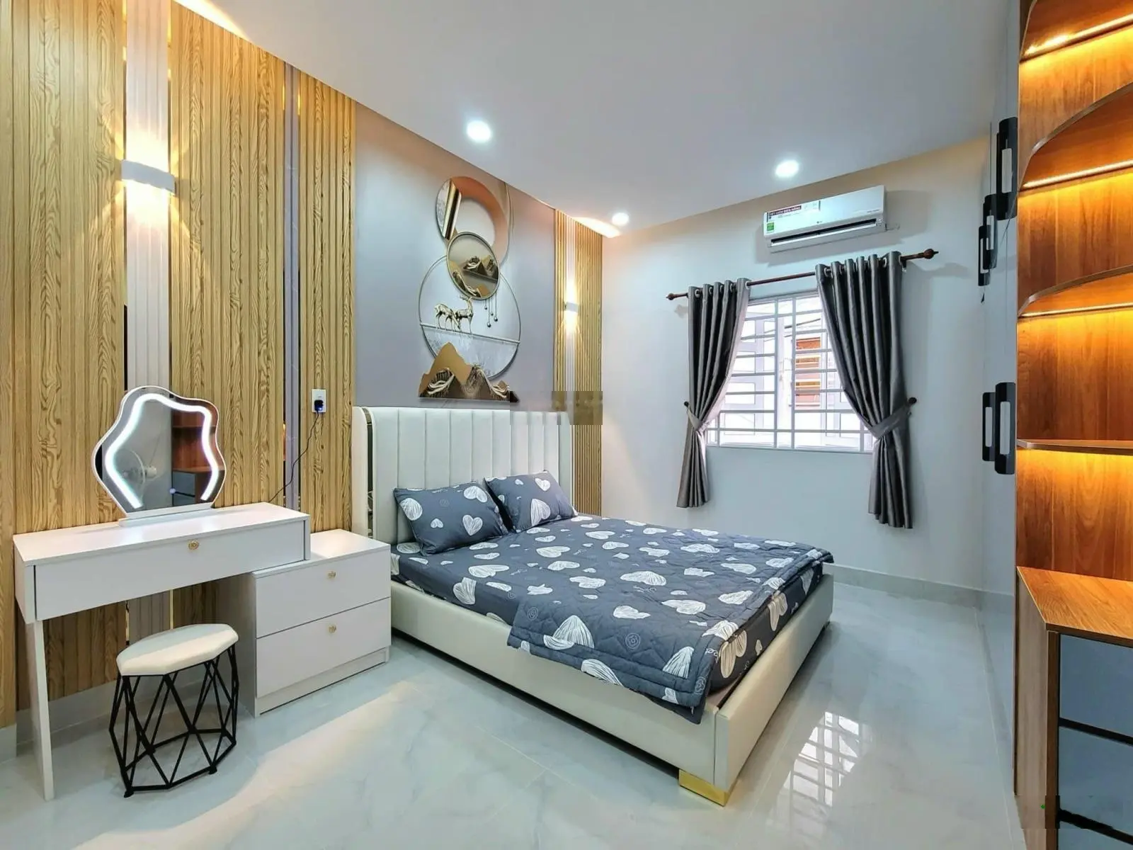 Cần bán nhà HXH đường Trần Xuân Soạn, Q7 - Giá 2 tỷ 5 / 4m x 15m SHR sang tên trong ngày