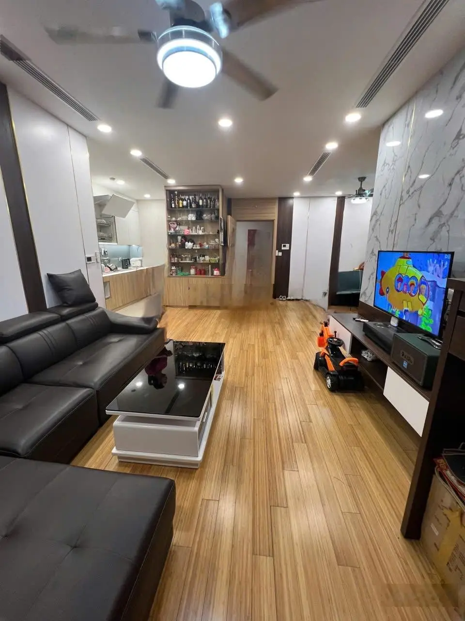 Chính chủ bán nhanh căn hộ cao cấp tại The Zei, 2 phòng ngủ, tầng đẹp, view triệu đô siêu thoáng