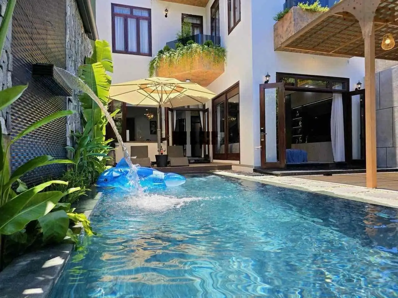 Đặng Huy Trứ, villa 3 tầng 210m2 sát biển. Giá 1x tỷ