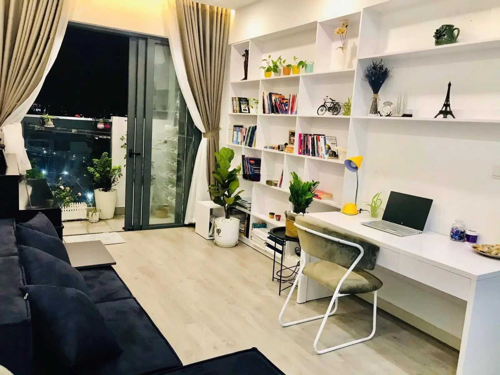 Bán gấp căn hộ Emerald 2PN-1WC (63,8m2) Full nội thất, gió lộng chỉ 3,140 Tỷ