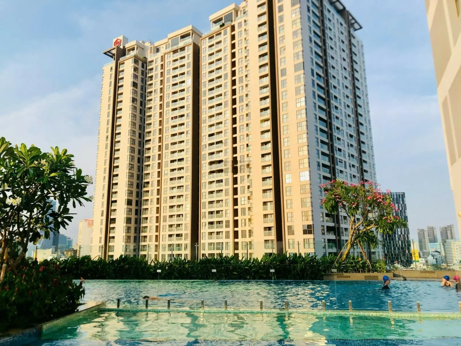 Cần bánh nhanh căn góc căn hộ 3PN - 2WC River Gate quận 4 giá tốt nhất. LH: 0909 024 ***