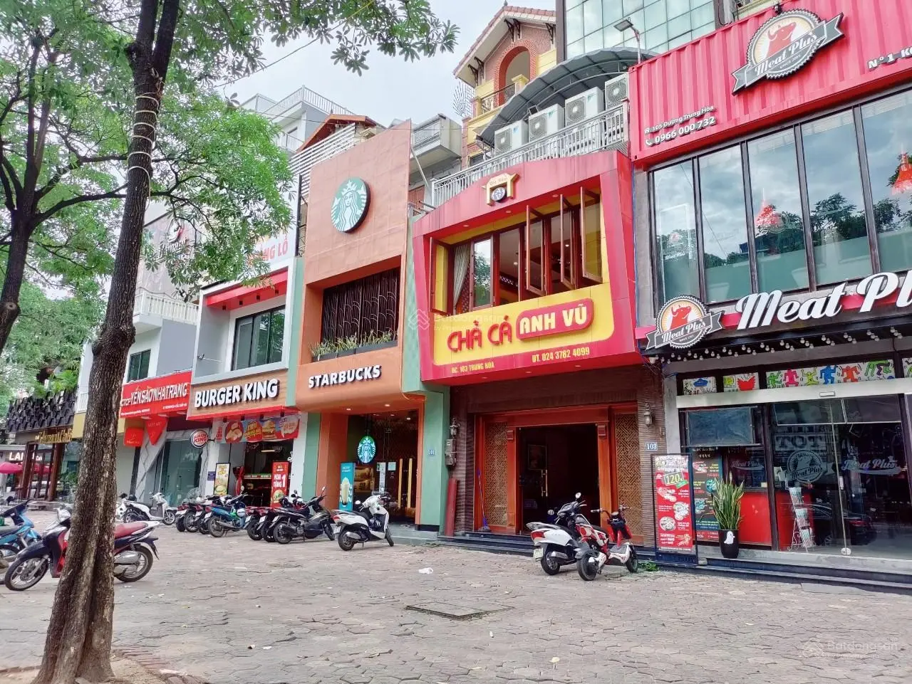 Cực hiếm. Bán Lô góc 5 tầng ngã tư phố Trung Hòa. Đang cho thuê 1.5 tỷ/năm