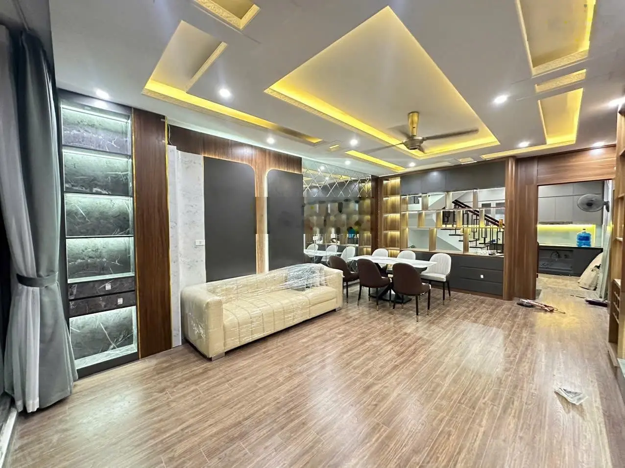 Nhà lô góc 2 mặt thoáng, ngõ ôtô tránh - trung tâm Cự Khối, gần chợ, 50m ra trường học, kinh doanh