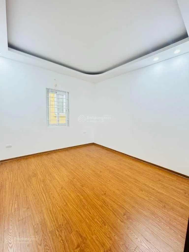 Bán nhà mặt đường nhựa ô tô, trục chính làng, có thể kinh doanh buôn bán tạp hóa, spa, móng mi