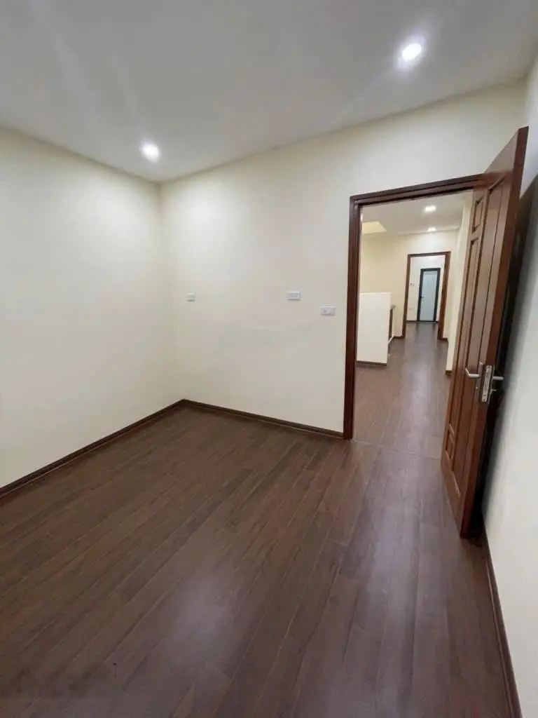 4,55tỷ ,nhà đẹp ngõ thông ,ô tô chạy vòng quanh , 70m View hồ đẹp nhất Tiên Dương ,Đông Anh