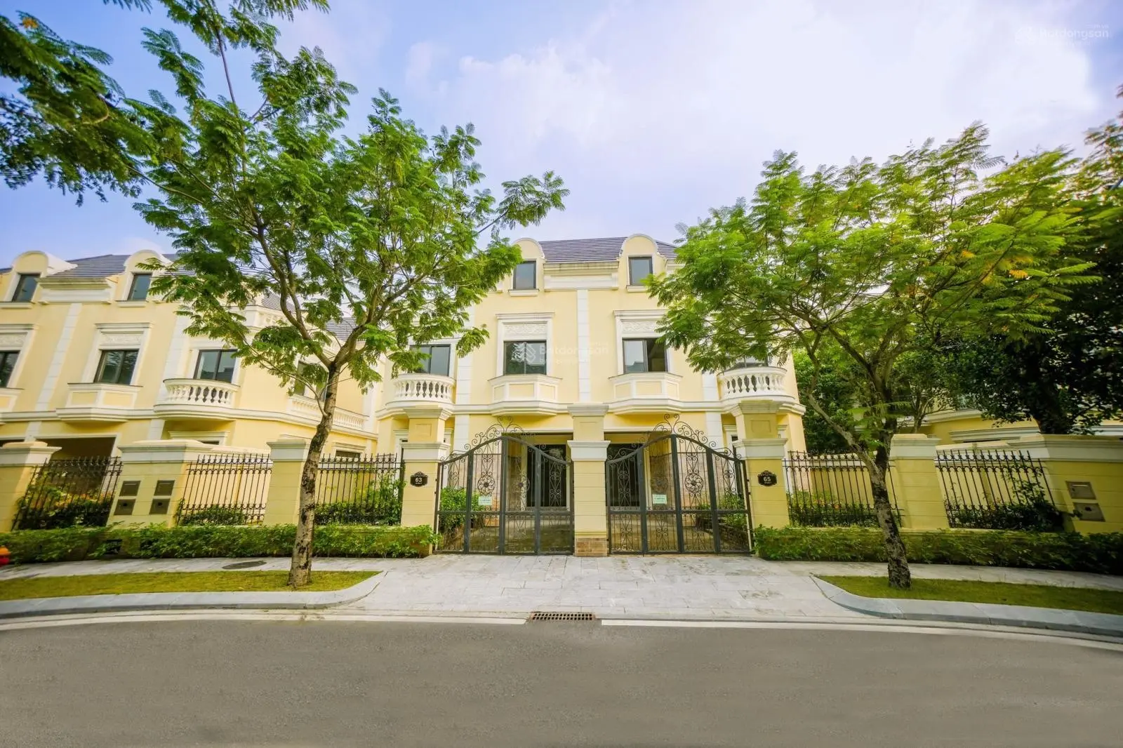 Hàng Hiếm! Bán biệt thự song lập 132,7m MT:7,3m giá 25,x tỷ - thị trường đang giá 26,5tỷ tại AN LẠC