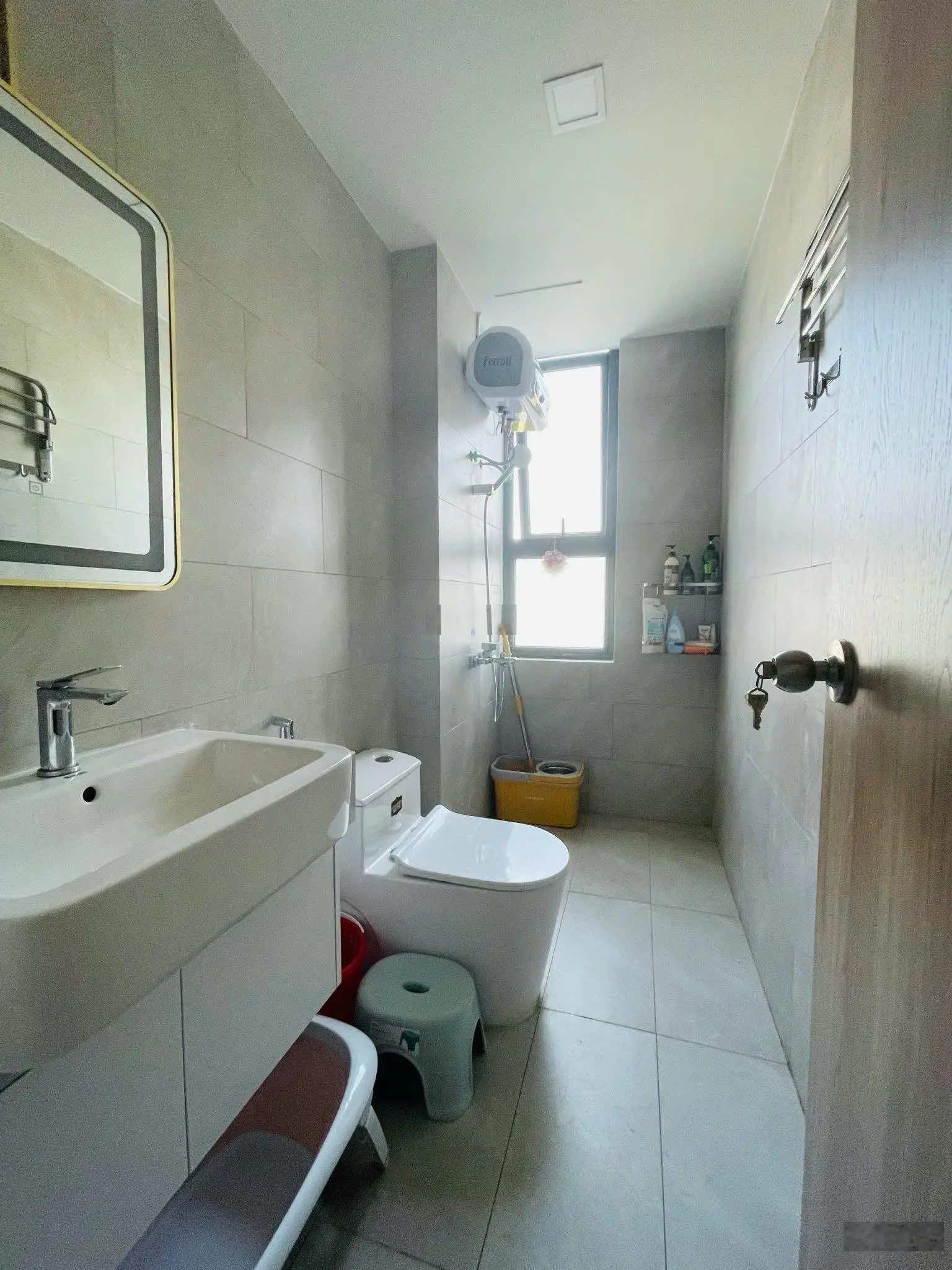 Bán nhanh Citi Esto căn góc 2PN2WC full nội thất đẹp, sổ sẵn. Giá chỉ 2tỷ3