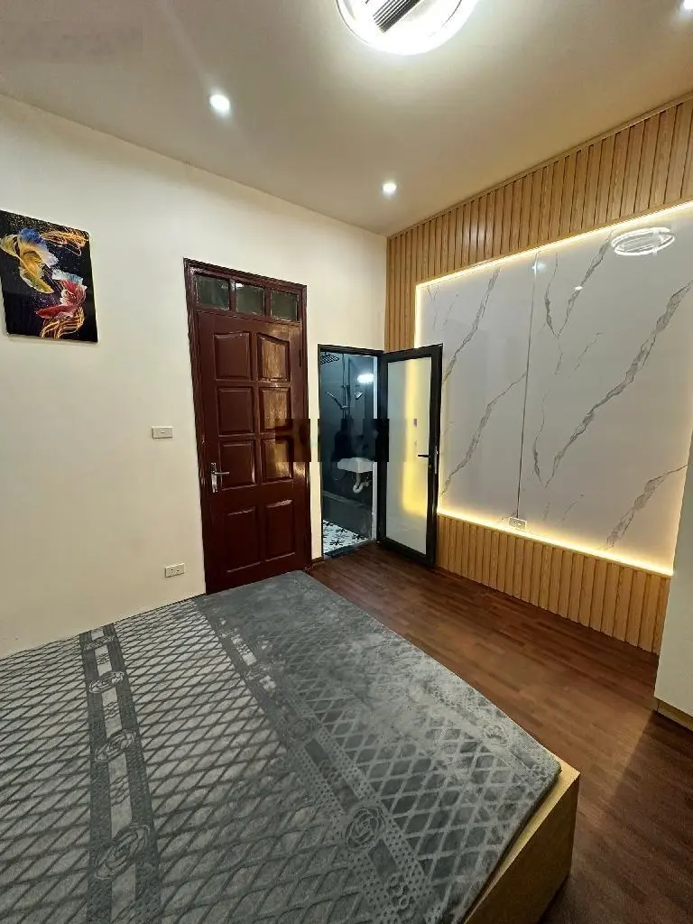 Nhà Tôn Đức Thắng 22m , 5 tầng , 4,85 tỷ . Nhà cách 1 nhà ra mặt phố