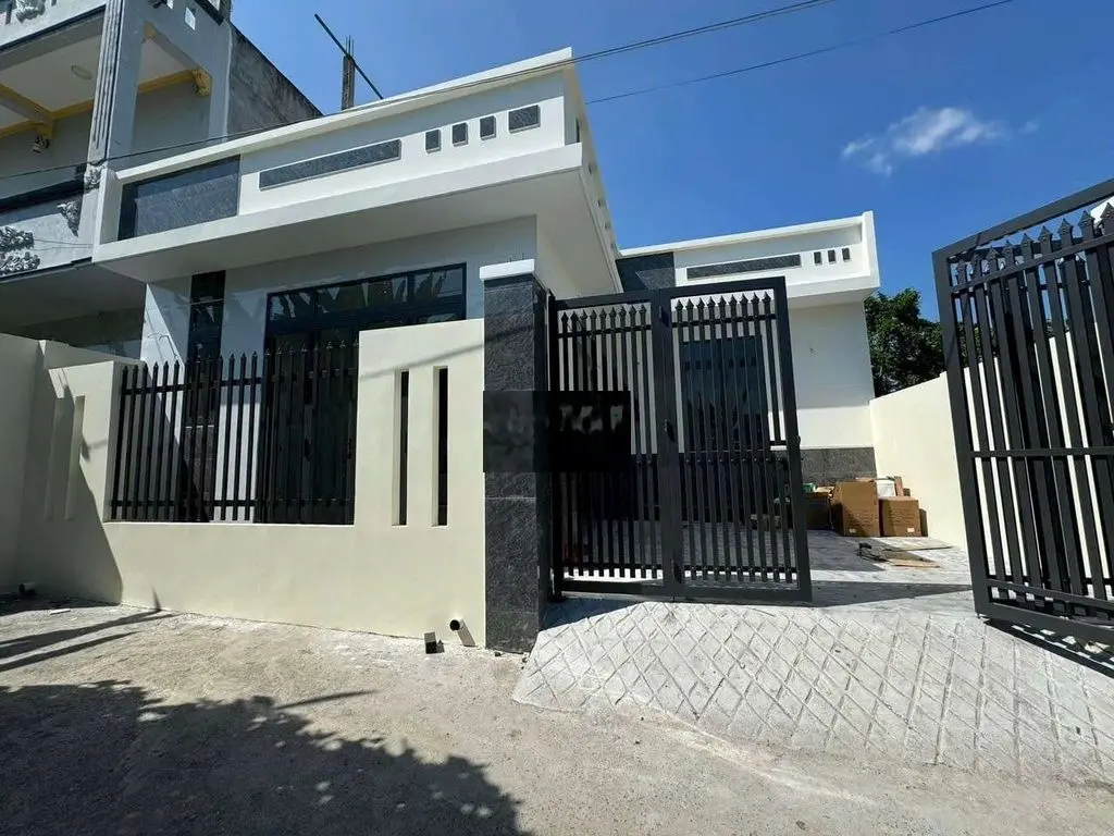Bán nhà mới 100% cách chợ hoà Long 1.5km