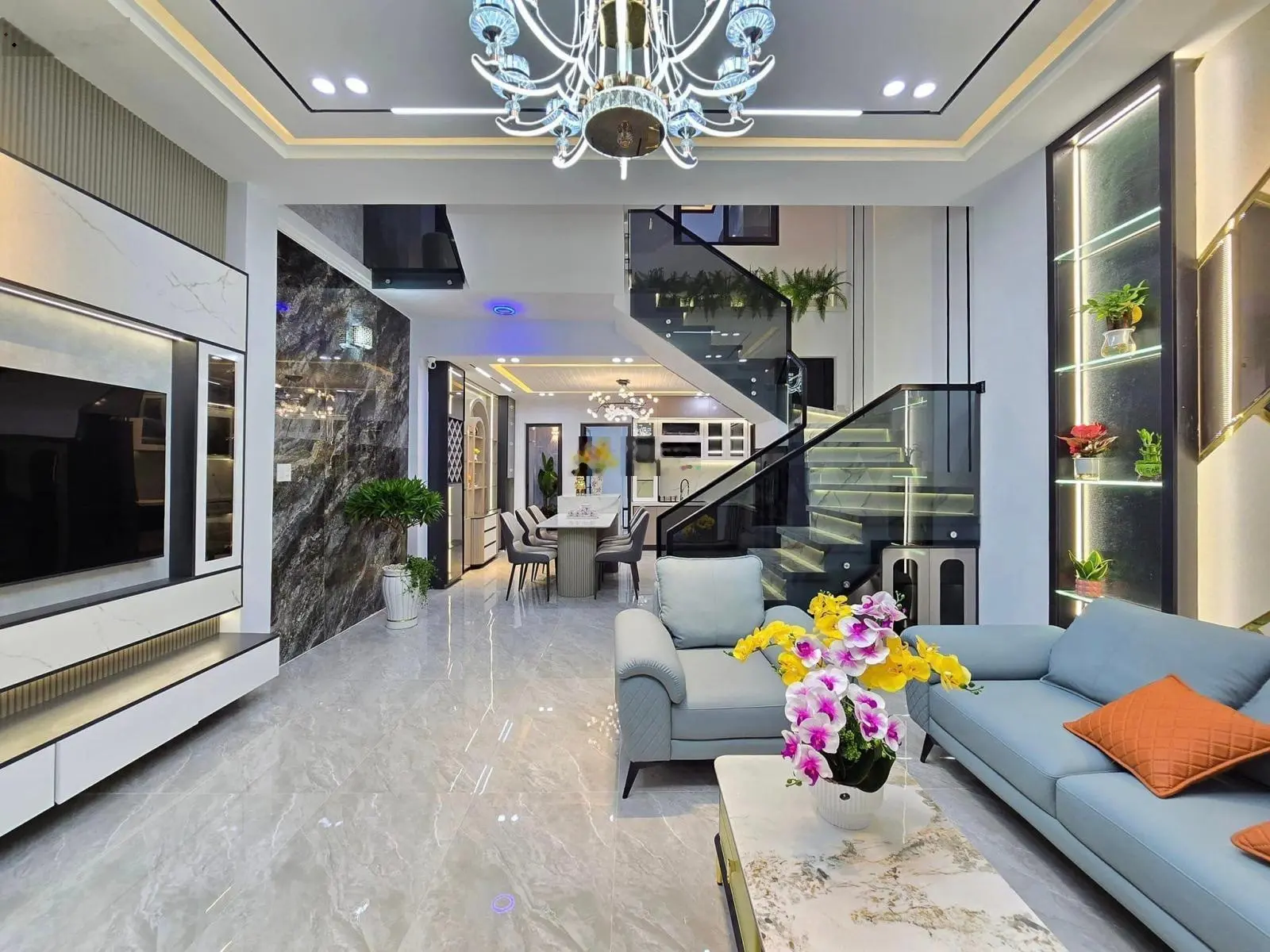 Bán nhà Cầu Diễn lô góc ô tô tránh kinh doanh sầm uất 62m2 4T nhỉnh 9 tỷ
