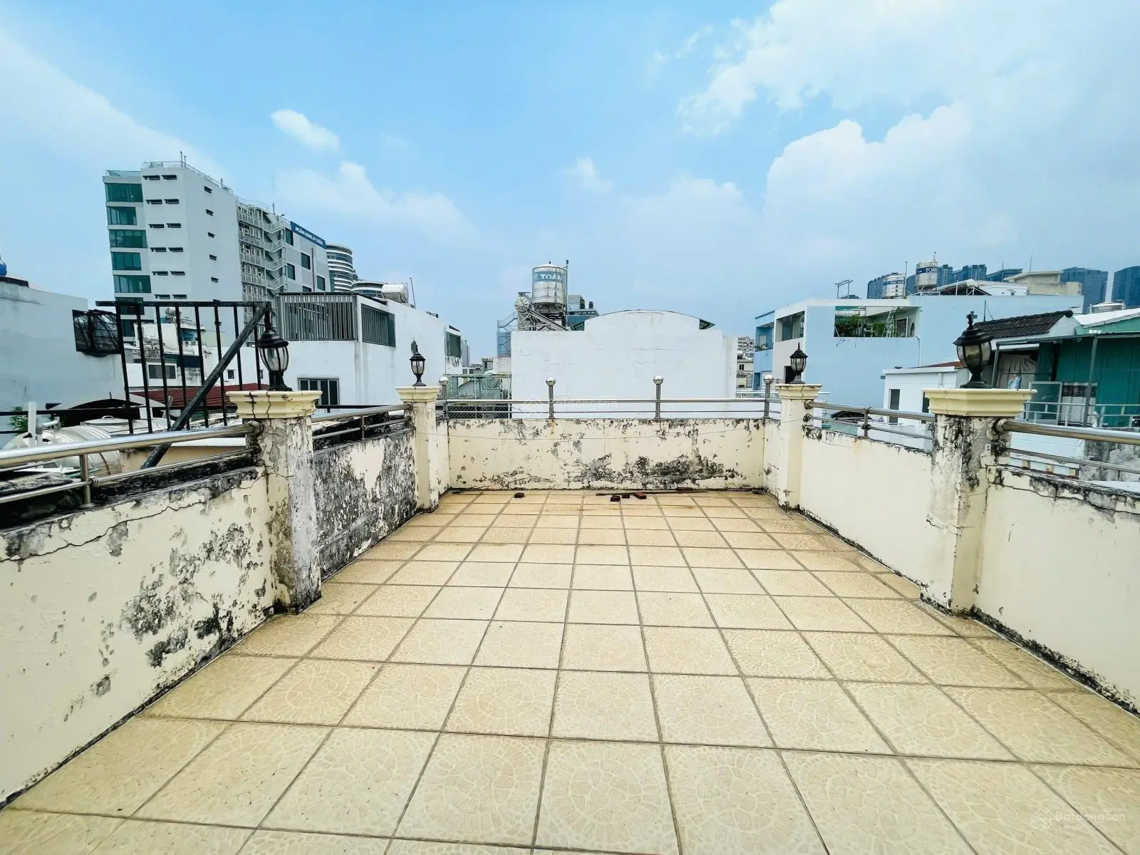 5.95 tỷ bán nhà 48m2 kết cấu 4 tầng ngay Thị Nghè giáp Quận 1 - Nguyễn Cửu Vân hẻm thông - 5PN 6WC