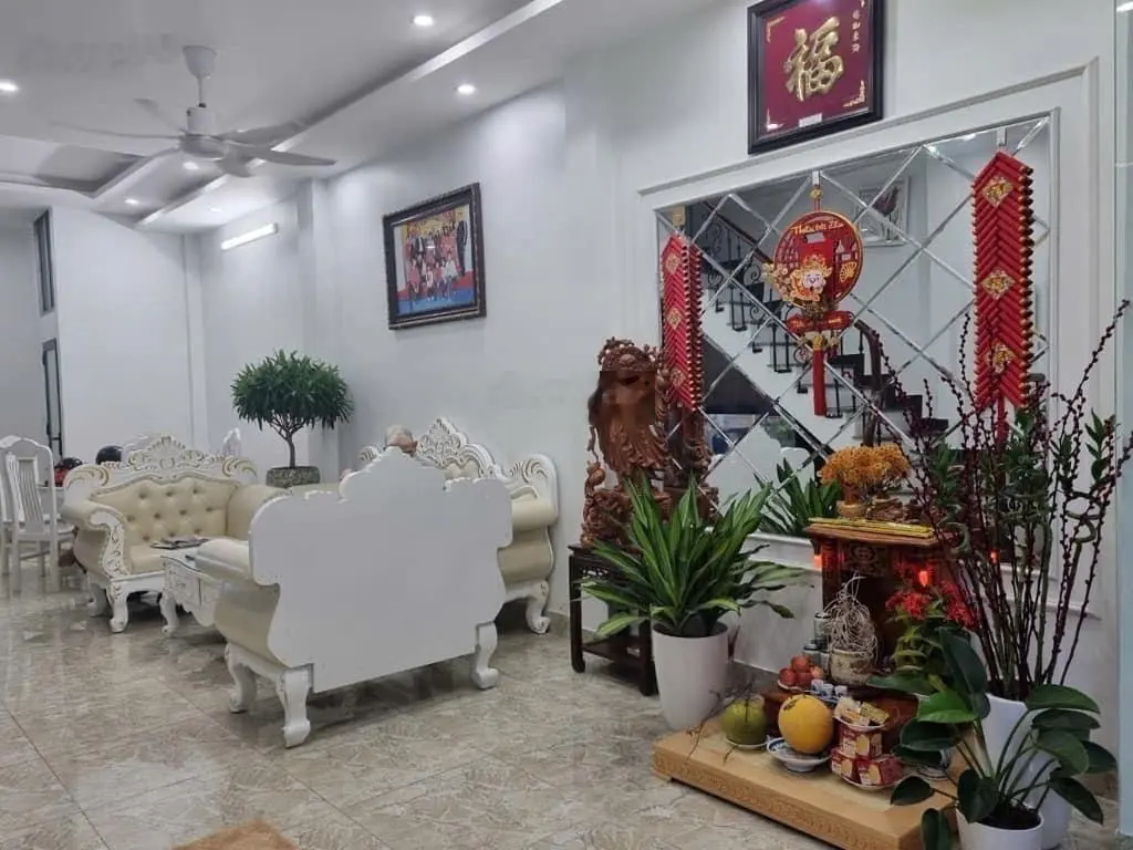 Bán nhà PHƯƠNG MAI - ĐỐNG ĐA - HÀ NỘI, DT: 45m2 x 4 Tầng- MT: 4,1m / Giá : 9,5 Tỷ