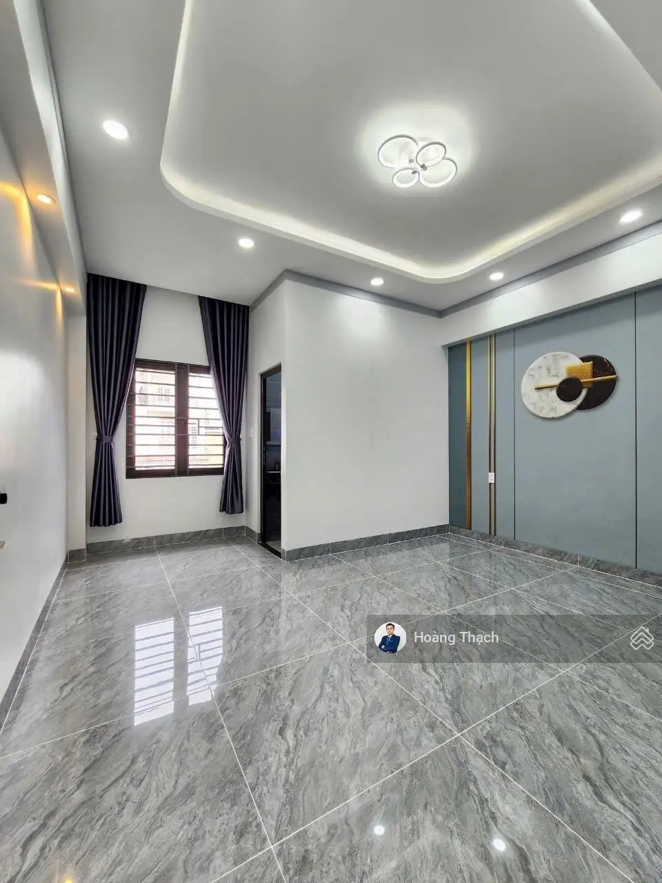 Nhà 1 trệt 2 lầu giáp Làng Đại Học Thủ Đức, đường nhựa 7m có vỉa hè 6m thông tứ phía