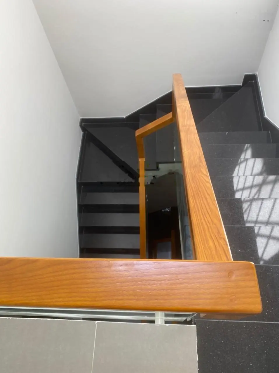Bán nhà mặt tiền Bình Trị Đông, Quận Bình Tân. 4,10x27m, đúc 4 tấm nhà mới. Khu dân cư sầm uất