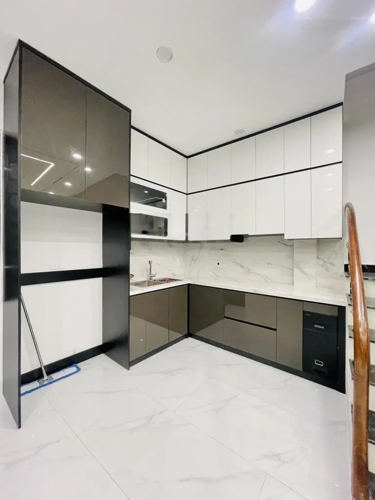 Siêu phẩm- kim ngưu - nhà đẹp, 5 tầng thang máy nhập khẩu nội thất xịn - hai mặt tiền thoáng sáng ở