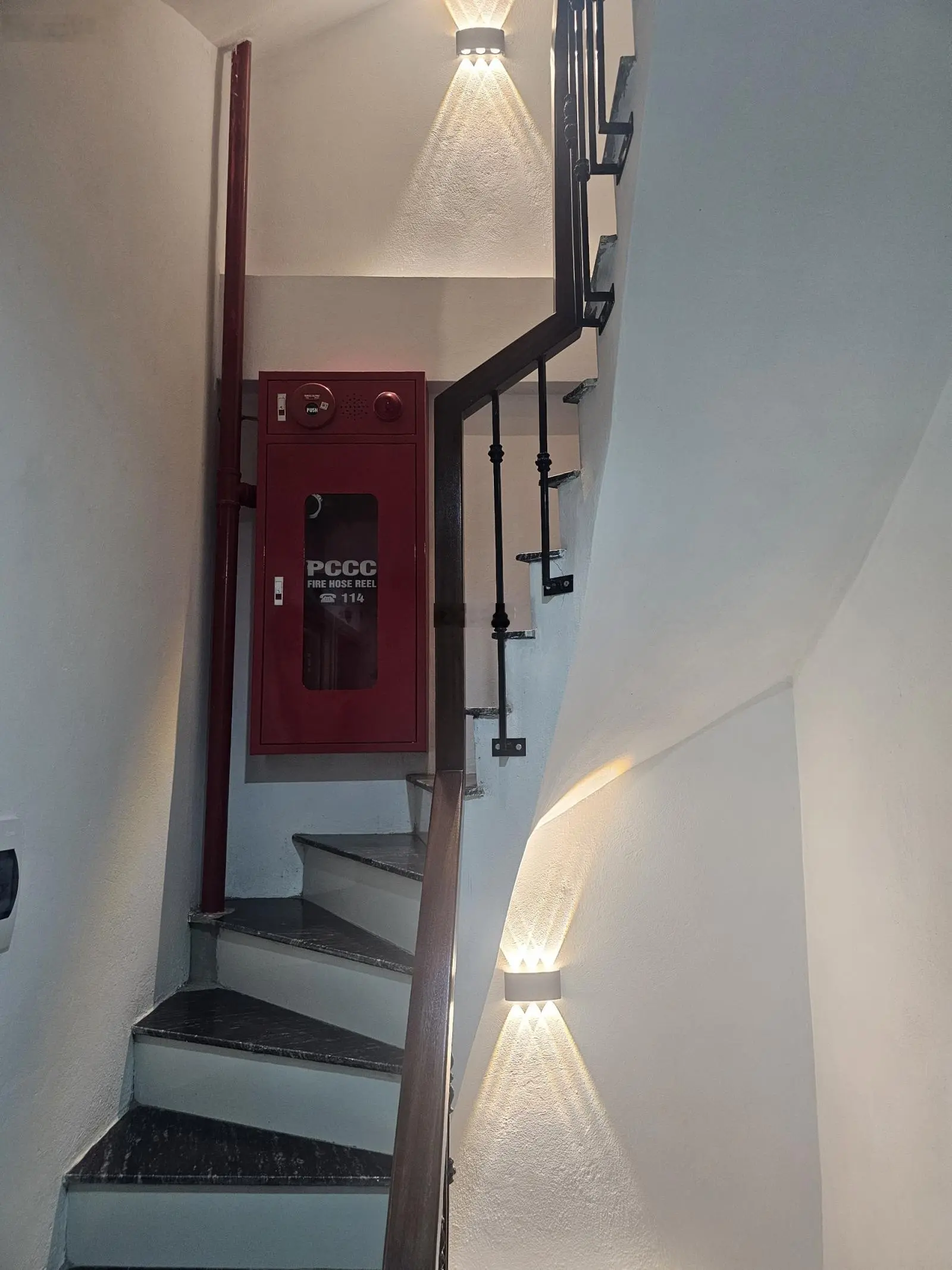 Cần bán gấp nhà dòng tiền cao Ngõ 63 Lê Đức Thọ 85m2, 7T, 22 P khép kín đủ đồ, thang máy giá tốt