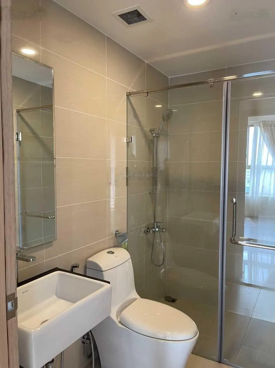 Bán gấp căn hộ tại Hoa Sen Q11, DT 64m2, 2pn, 2wc giá bán 3tỷ sổ hồng. LH: 0934 144 *** Hương