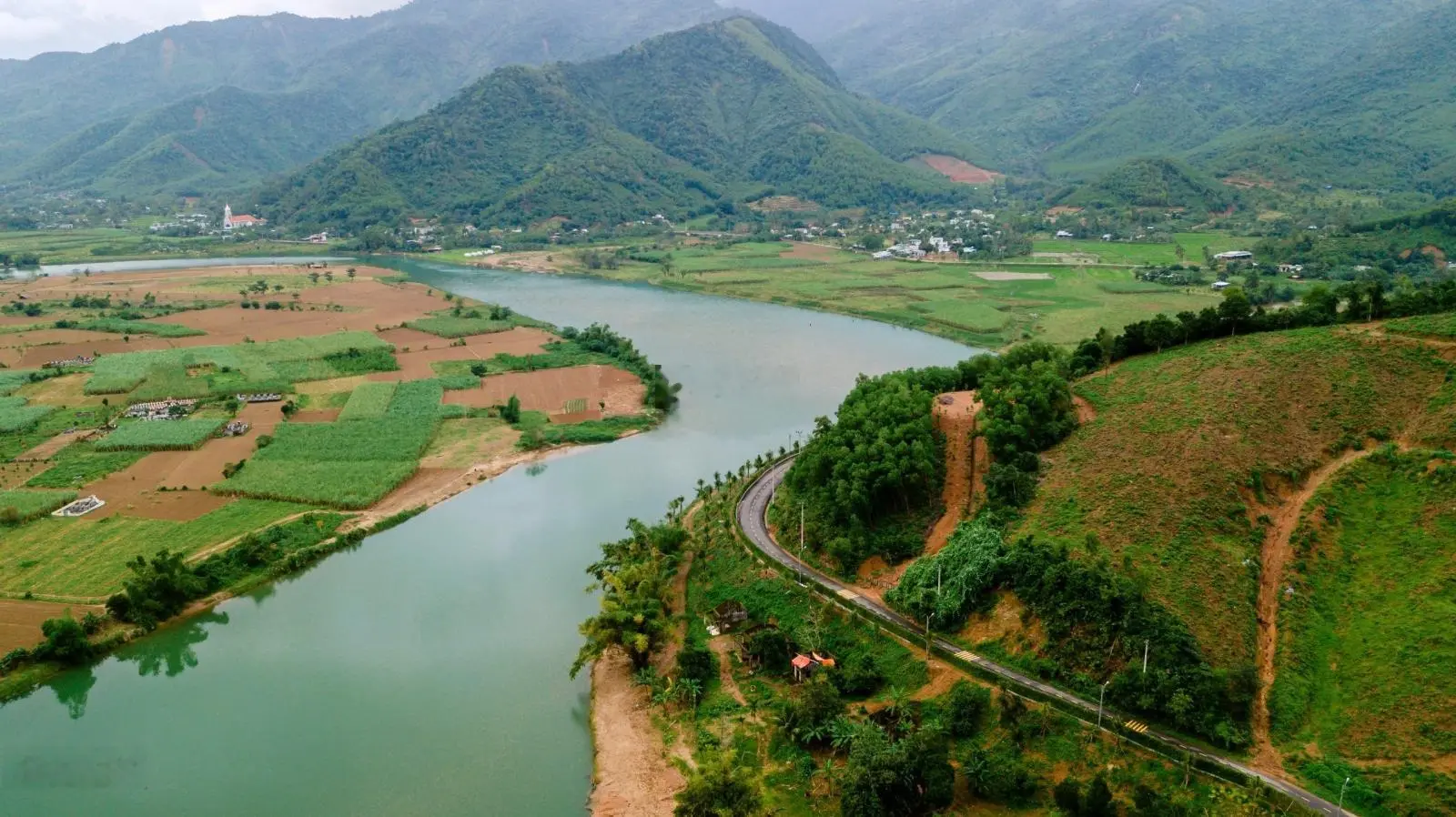 Đất vườn xã Hòa Bắc 12.586m2 có 300m2 đất ở view sông Cu Đê