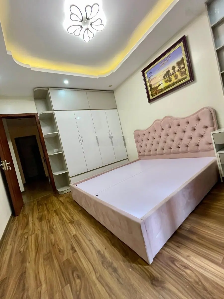Bán nhà Ô tô đỗ cửa 40m2*5T giá 7.85 tỷ Dịch Vọng, Cầu Giấy