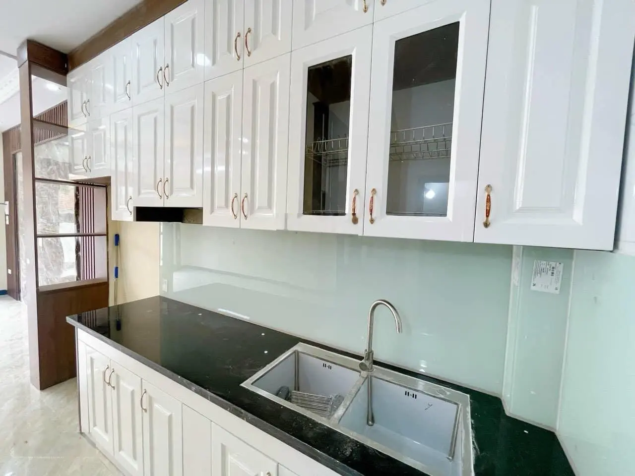 Chính chủ gửi bán nhà 5 tầng đường Ngọc Trục, sát đường Lê Quang Đạo kéo dài thông sang Dương Nội