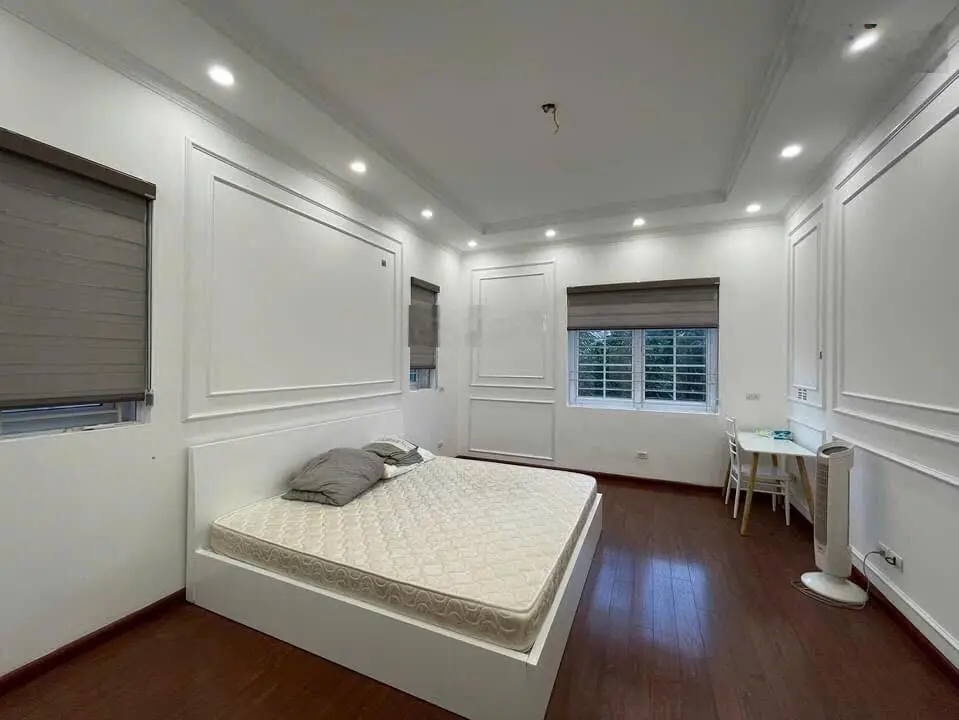 Biệt thự sân vườn Hồ Văn Quán, Hà Đông. Chủ mong bán nhanh. 240m2, 4 tầng, có hầm. 63.5 tỷ